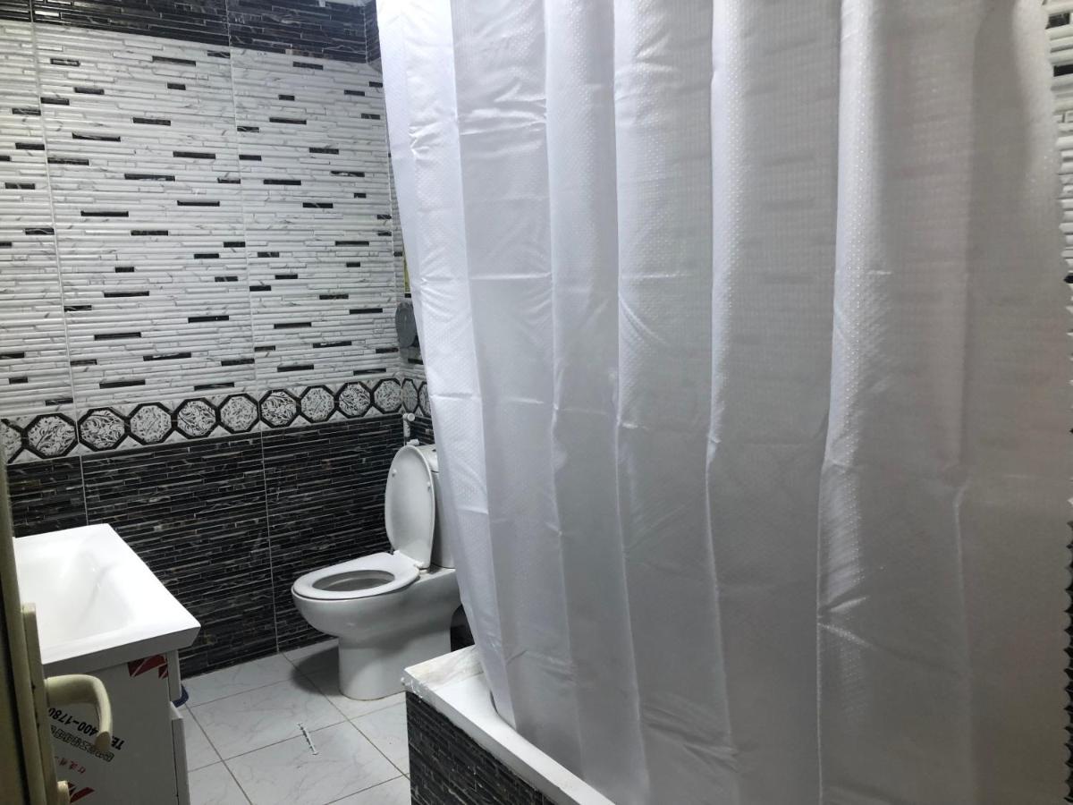 Apartment Budget Benefit Break Alexandria